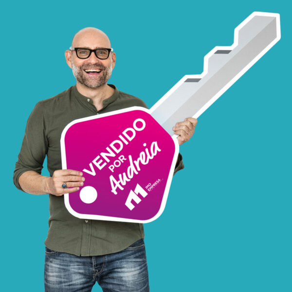 Placa publicitária chave gigante imobiliárias